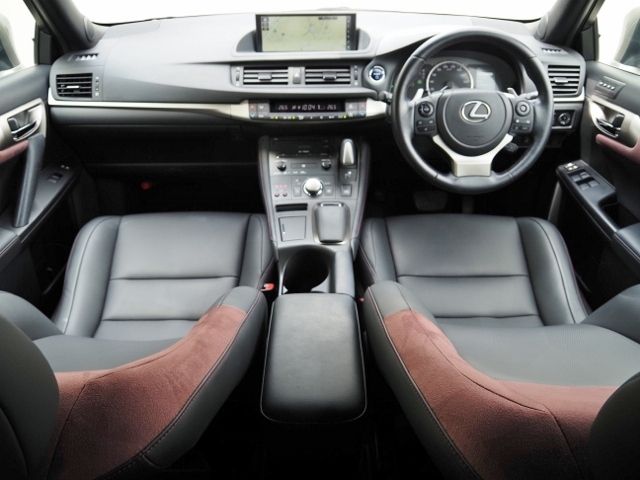 TOYOTA LEXUS CT200h 2022