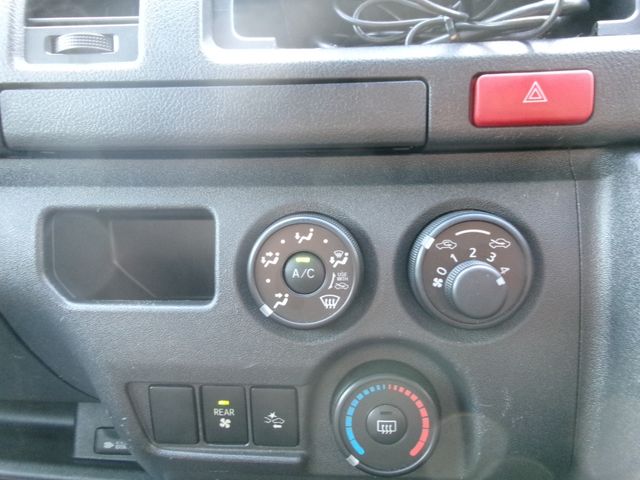 TOYOTA HIACE van 2WD 2020