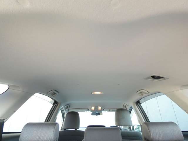 TOYOTA PRIUS Alpha 2011