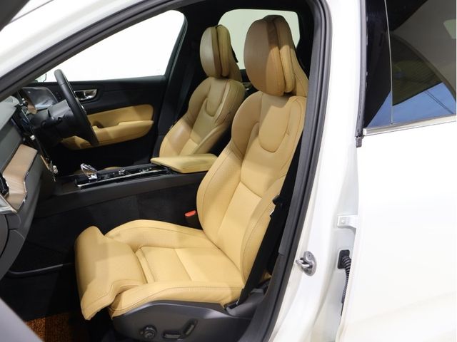 VOLVO VOLVO XC60 2023