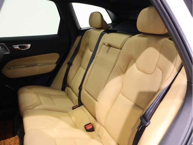 VOLVO VOLVO XC60 2023