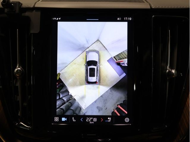 VOLVO VOLVO XC60 2023