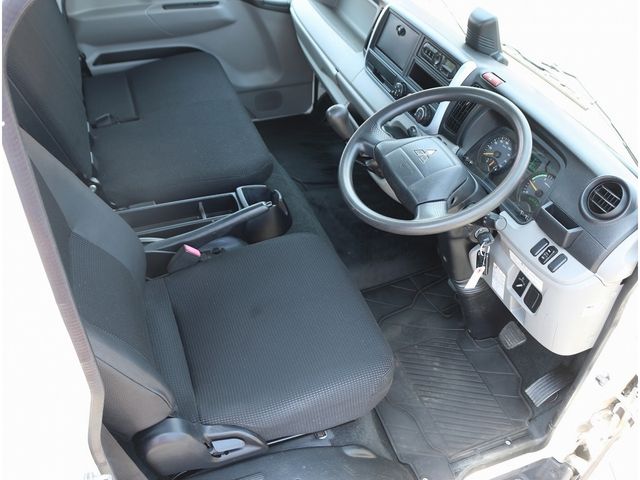 MITSUBISHI CANTER 2018