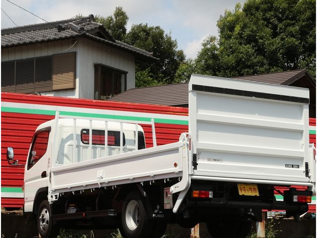 MITSUBISHI CANTER 2018