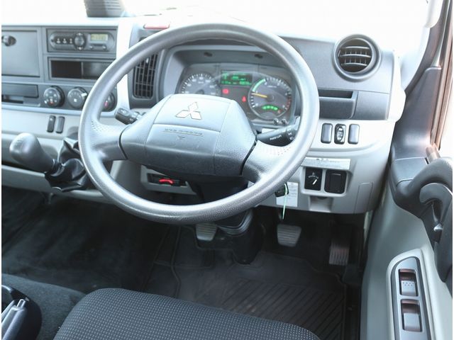 MITSUBISHI CANTER 2018