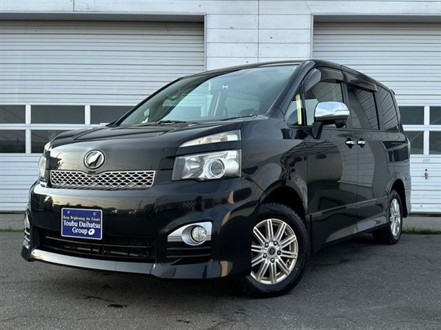 TOYOTA VOXY 4WD 2011