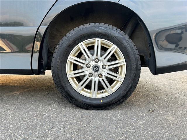 TOYOTA VOXY 4WD 2011