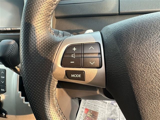 TOYOTA VOXY 4WD 2011