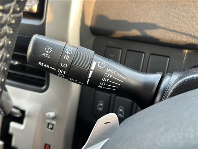 TOYOTA VOXY 4WD 2011