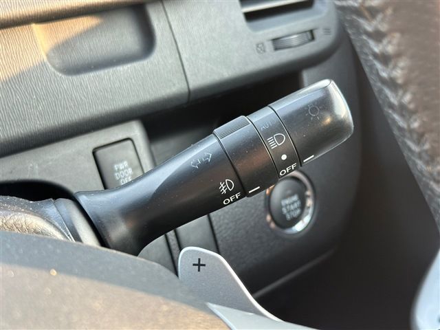 TOYOTA VOXY 4WD 2011