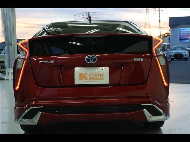 TOYOTA PRIUS 2016