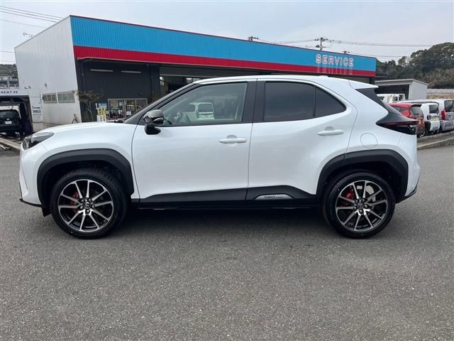 TOYOTA YARIS CROSS 2025