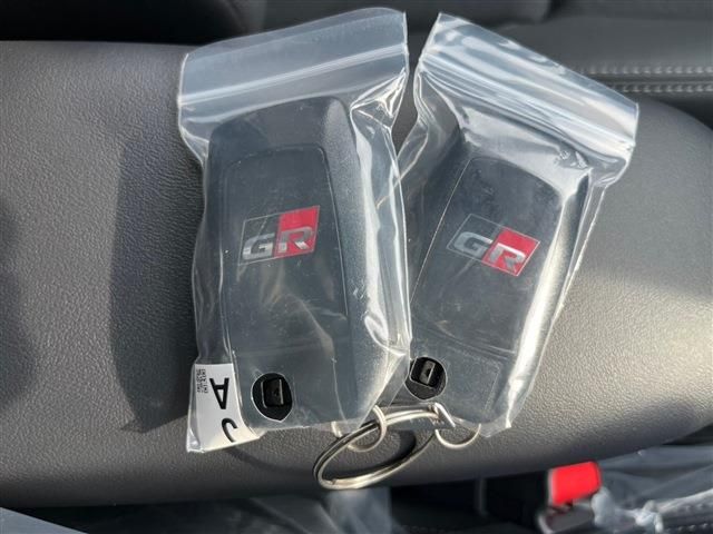 TOYOTA YARIS CROSS 2025