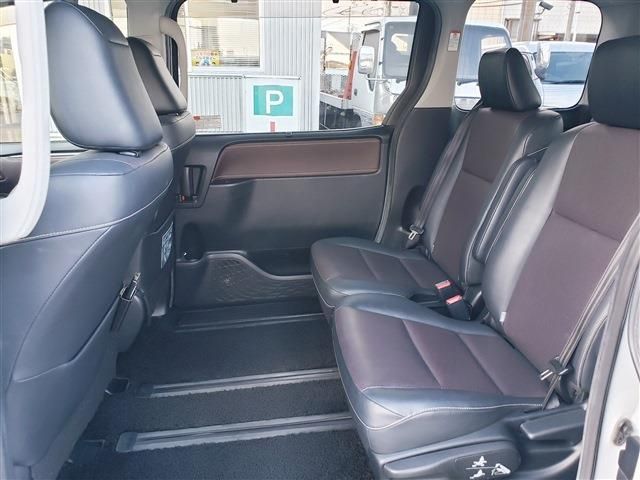 TOYOTA ESQUIRE HYBRID 2015