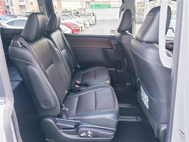 TOYOTA ESQUIRE HYBRID 2015