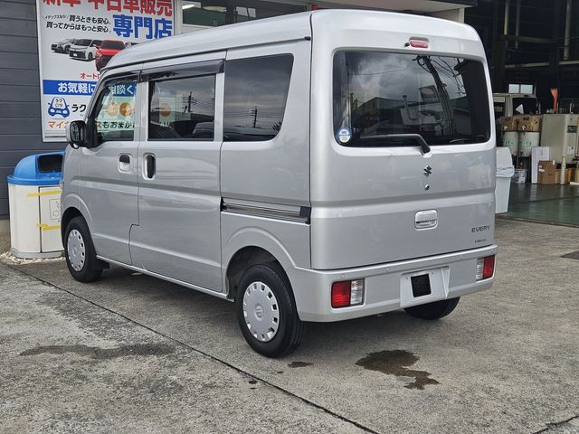 SUZUKI EVERY van 2022