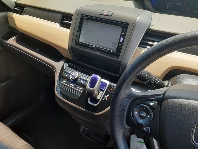 HONDA FREED HYBRID 2018