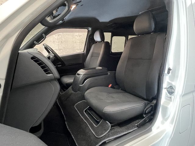 TOYOTA HIACE van 2WD 2021