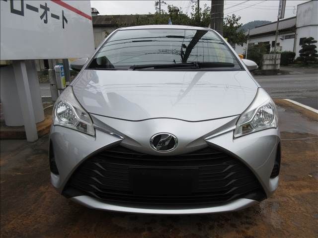 TOYOTA VITZ 2017