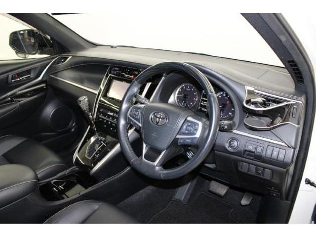 TOYOTA HARRIER 2WD 2017