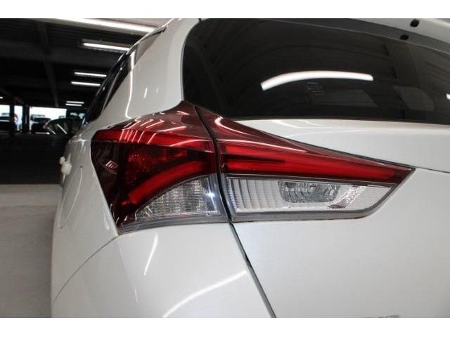 TOYOTA AURIS HYBRID 2016