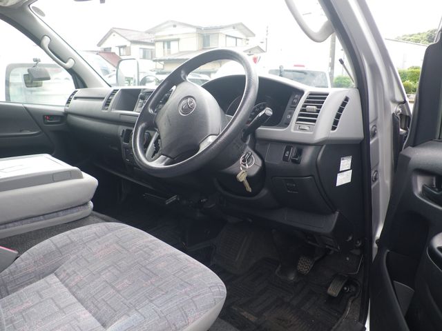 TOYOTA HIACE COMMUTER 4WD 2007