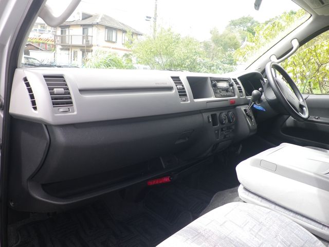 TOYOTA HIACE COMMUTER 4WD 2007