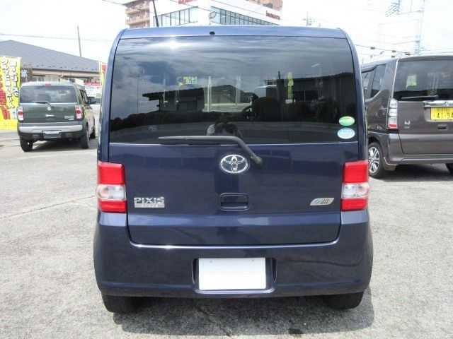 TOYOTA PIXIS SPACE 2014