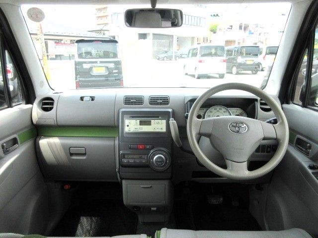 TOYOTA PIXIS SPACE 2014