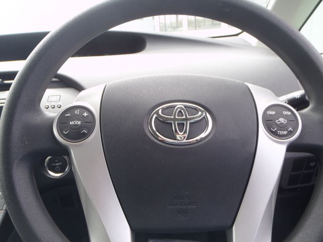 TOYOTA PRIUS 2011