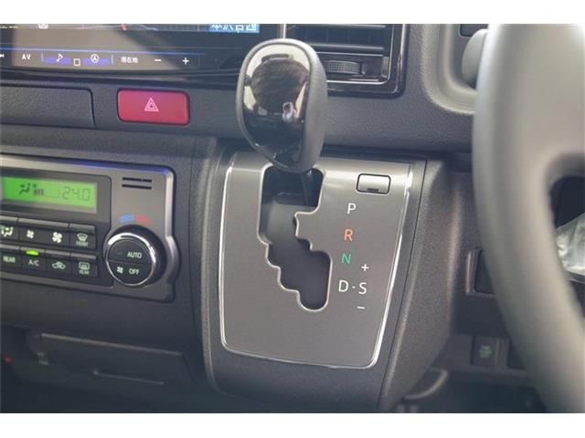 TOYOTA HIACE van 2WD 2025