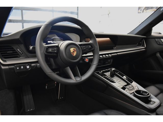 PORSCHE PORSCHE 911 2025