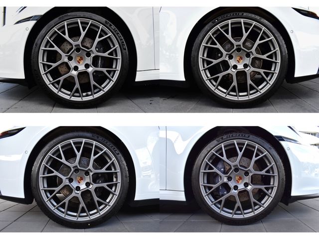 PORSCHE PORSCHE 911 2025