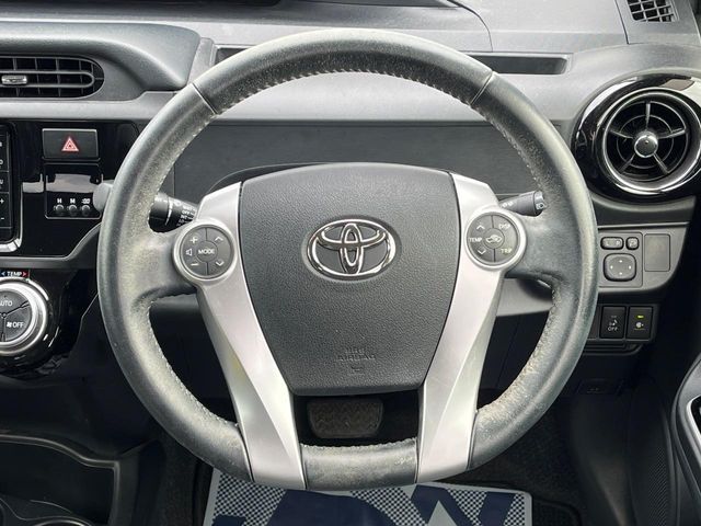TOYOTA AQUA 2015