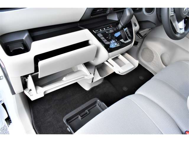 MITSUBISHI eK SPACE 2024