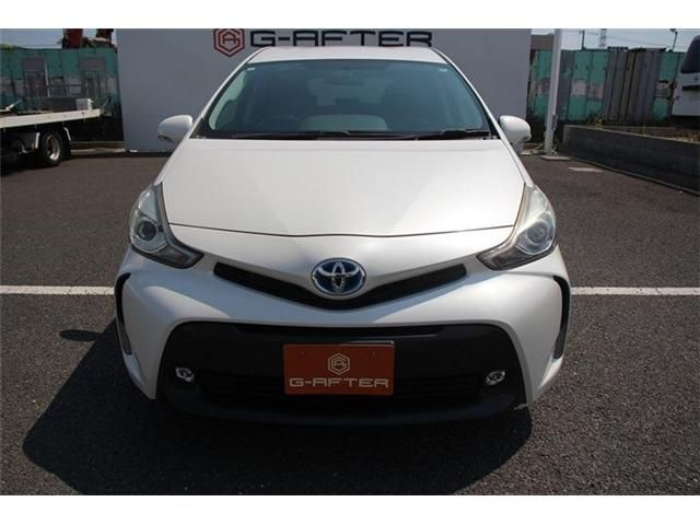 TOYOTA PRIUS Alpha 2015