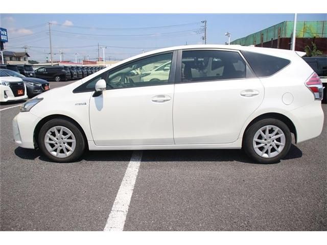 TOYOTA PRIUS Alpha 2015