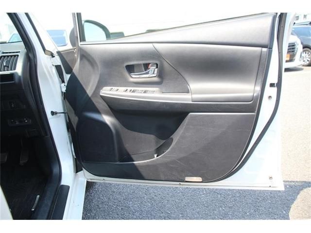 TOYOTA PRIUS Alpha 2015