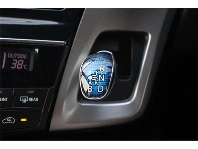 TOYOTA PRIUS Alpha 2015