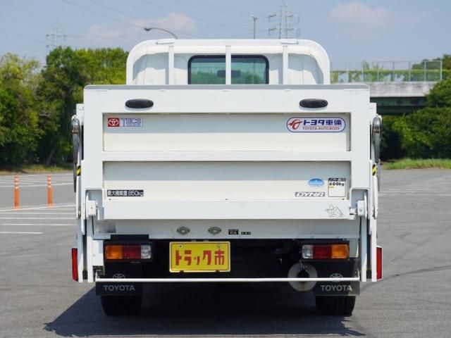 TOYOTA DYNA 2016