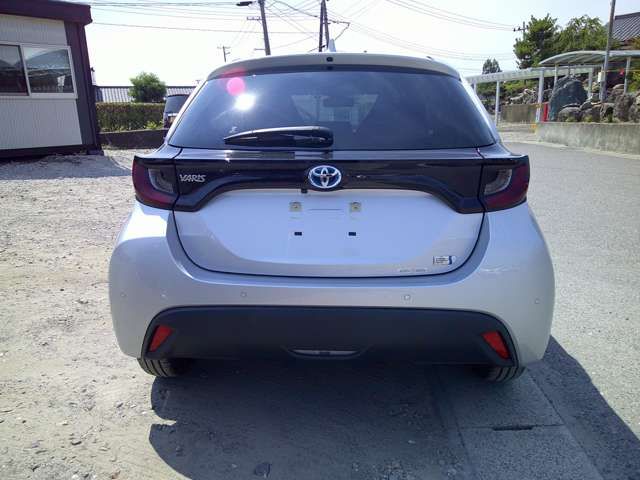 TOYOTA YARIS HYBRID 2021