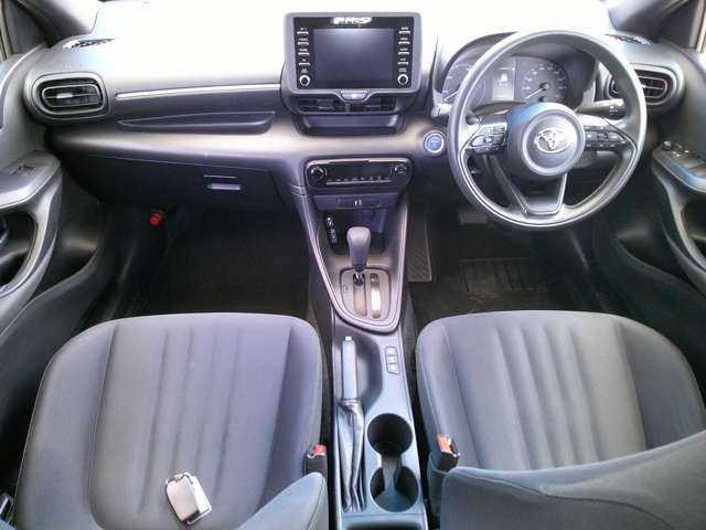 TOYOTA YARIS HYBRID 2021