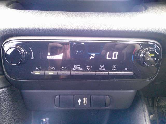 TOYOTA YARIS HYBRID 2021