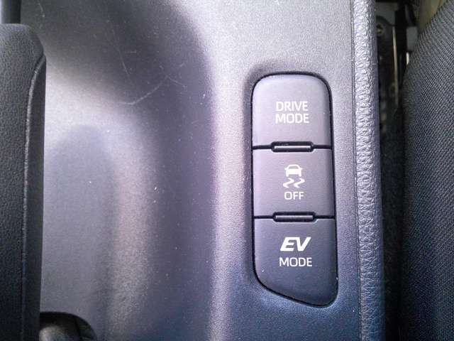 TOYOTA YARIS HYBRID 2021