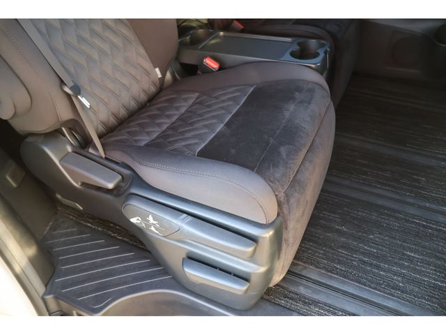 TOYOTA ALPHARD 4WD 2019