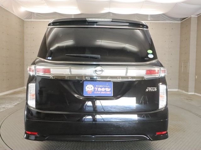 NISSAN ELGRAND 2017