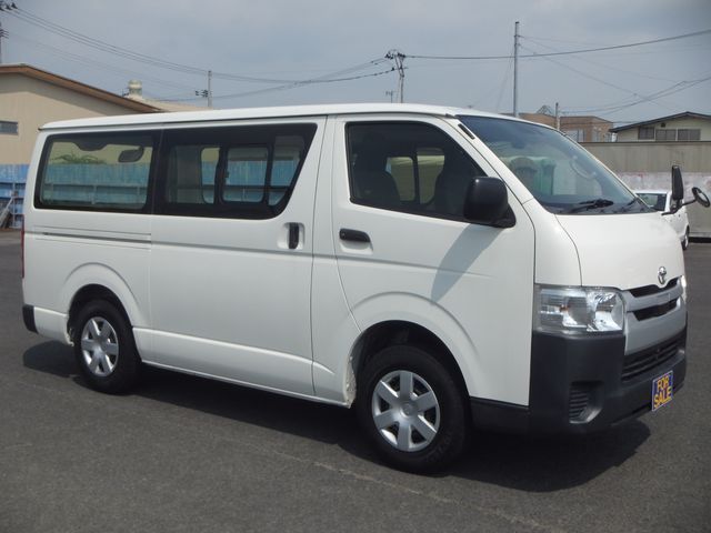 TOYOTA HIACE van 4WD 2018