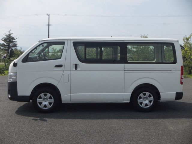 TOYOTA HIACE van 4WD 2018