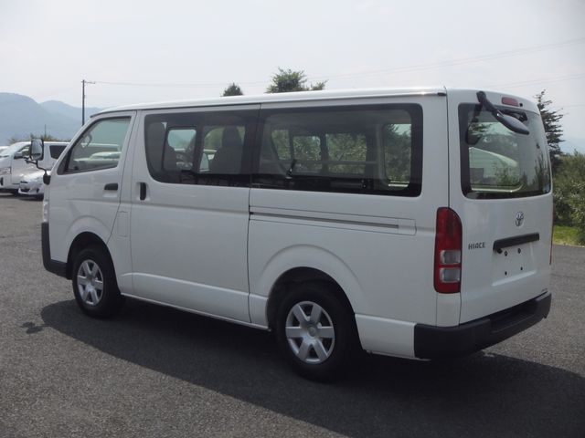 TOYOTA HIACE van 4WD 2018