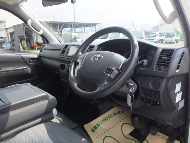 TOYOTA HIACE van 4WD 2018